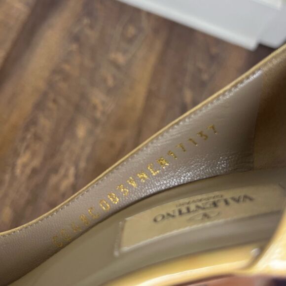 Valentino Garavani D’Orsay Couture Nude Patent Leather Bow Detail Peep Toe Heels - Picture 15 of 16